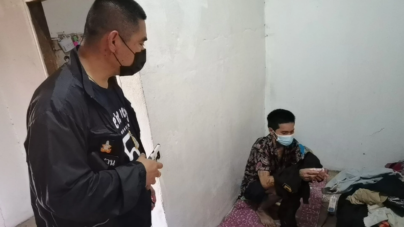 รวบทันควันหนุ่มไทใหญ่ควงมีดยาวชิงทรัพย์ร้านสะดวกซื้อ