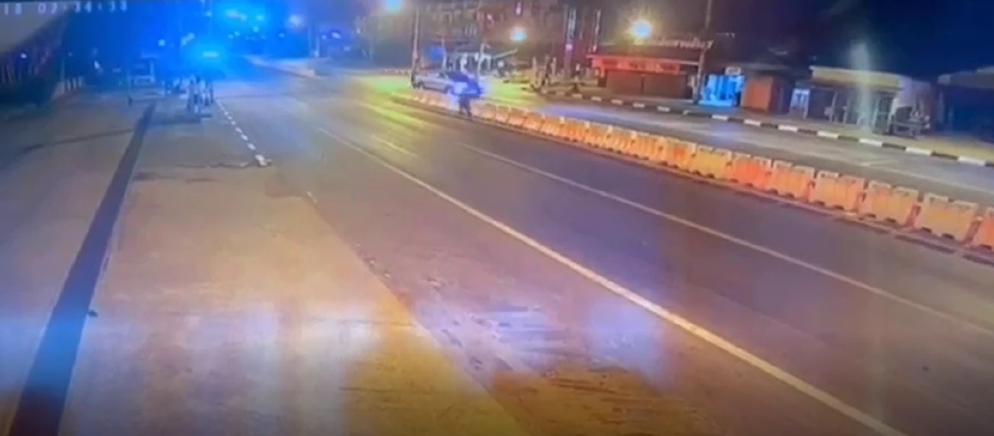 เปิดคลิปนาที "ตชด." ไล่ปิดล้อมรถ "ปอ-โรเบิร์ต" เตรียมธุดงค์บนเขา