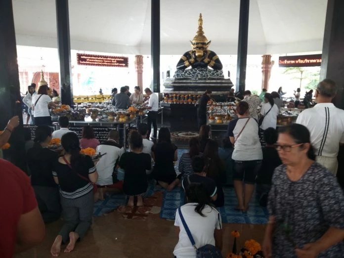 ภาพชาวเน็ตโพสต์การไหว้บูชา พระราหู ตามสถานที่ต่างๆ 