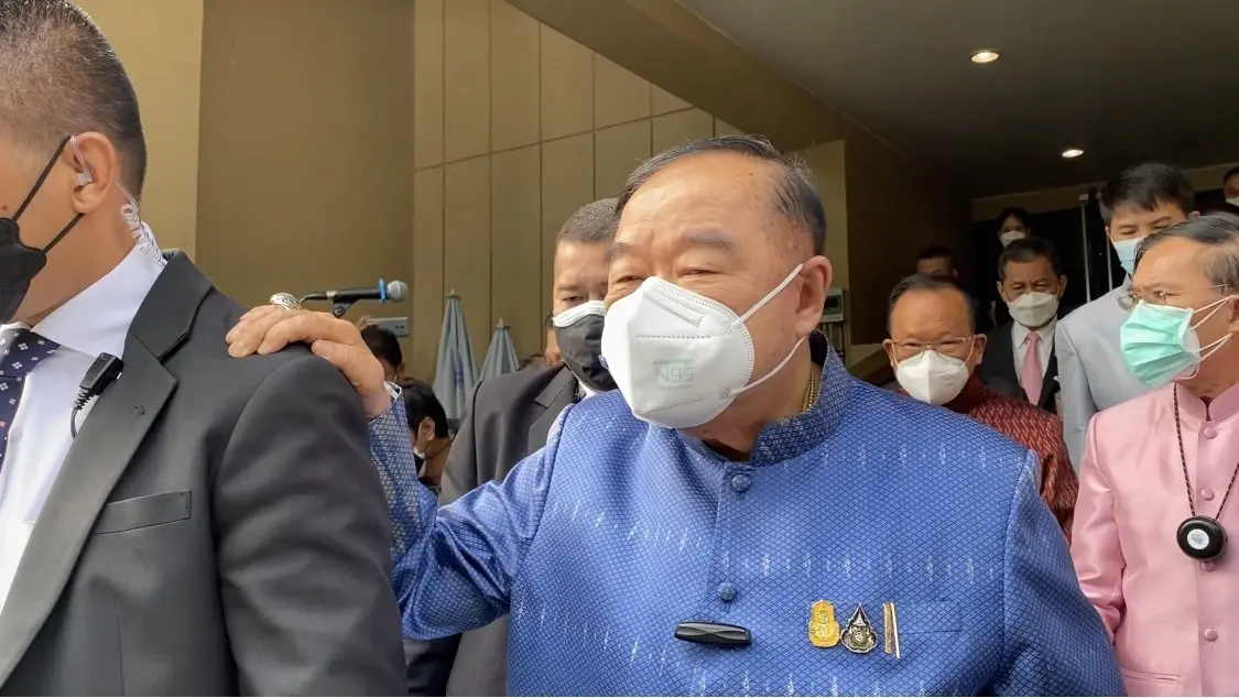 "ประวิตร"ปัดตอบ"ผู้กองธรรมนัส"ร่วมมีตติ้งรัฐบาลเย็นนี้หรือไม่