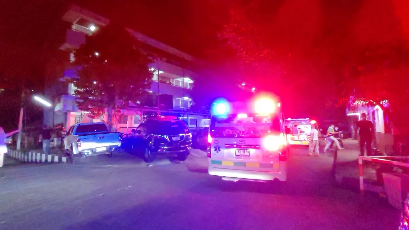 ลูกนายตำรวจกร่าง ทะเลาะ ส.ต.ท. ขโมยปืนพ่อตามไปหาเรื่อง ถูกยิงสวนเจ็บสาหัส