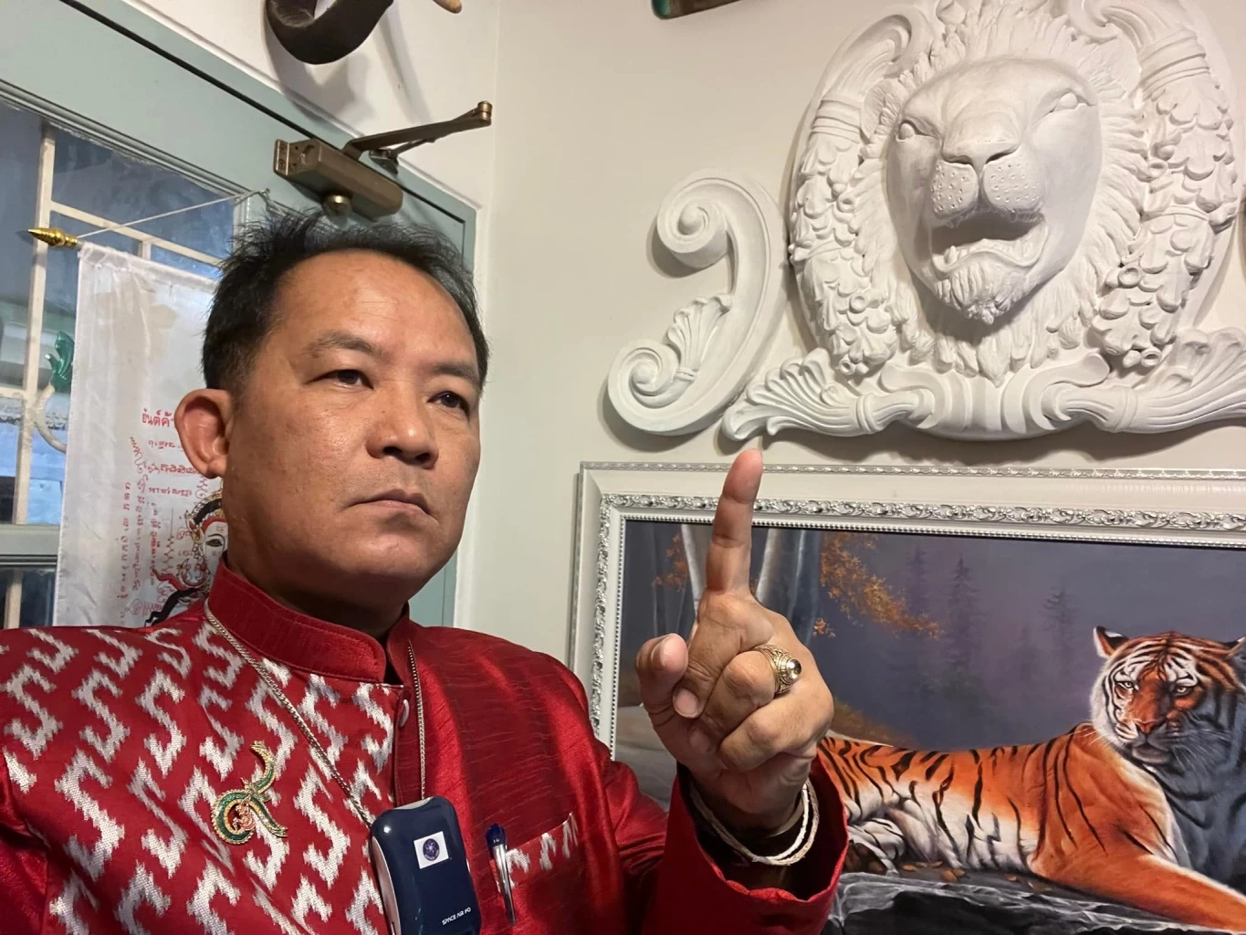 นายศรีสุวรรณ จรรยา เลขาธิการสมาคมองค์การพิทักษ์รัฐธรรมนูญไทย