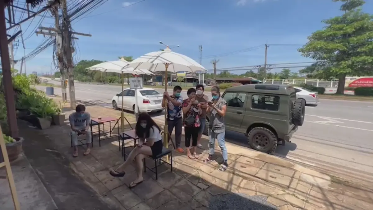 ฮือฮาหนุ่มไอเดียเจ๋ง เนรมิตกิจการโลงศพเป็นร้านกาแฟ "สู่ขิตคอฟฟี่บาร์"