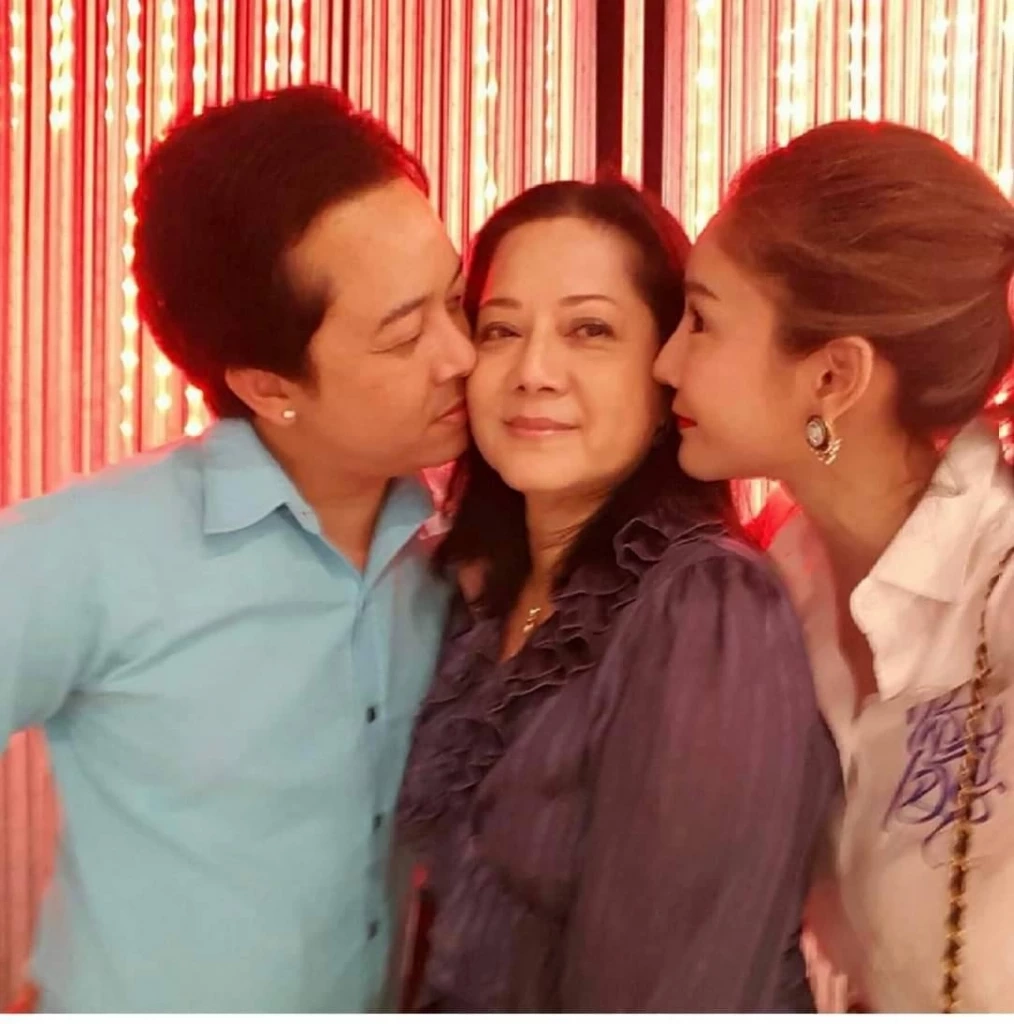 นายดายศ - นางภนิดา - แตงโม นิดา