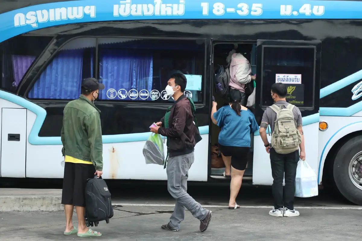 นายกฯ ยืนยันยังไม่มีนโยบายในการห้ามจัดกิจกรรมสงกรานต์ในปีนี้  