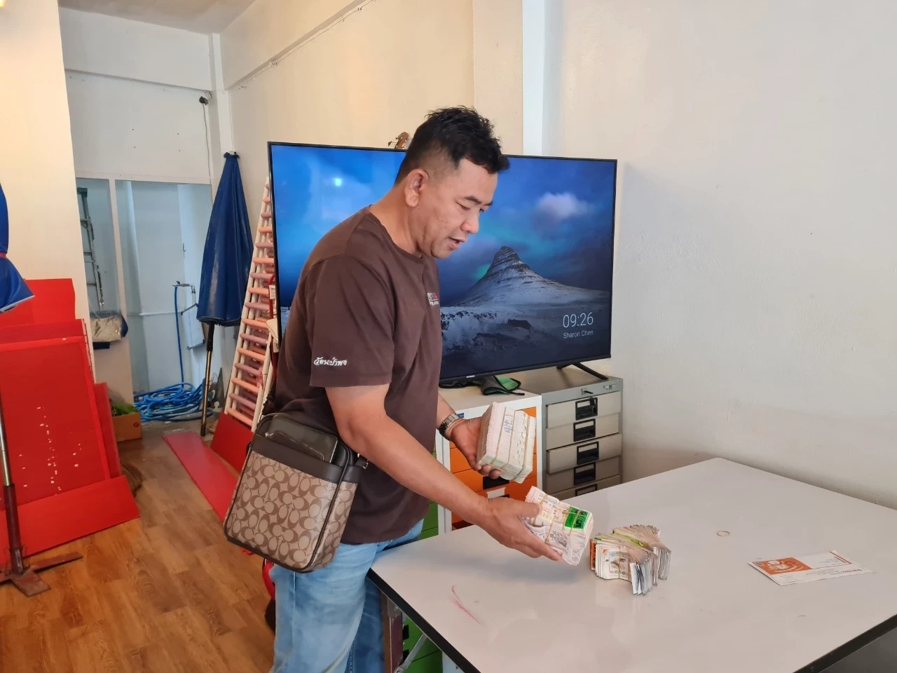 ผู้ค้าสลากโคราช โอด เปิดแอพขายออนไลน์ลำบากซื้อขาย แก้หวยแพงไม่ได้