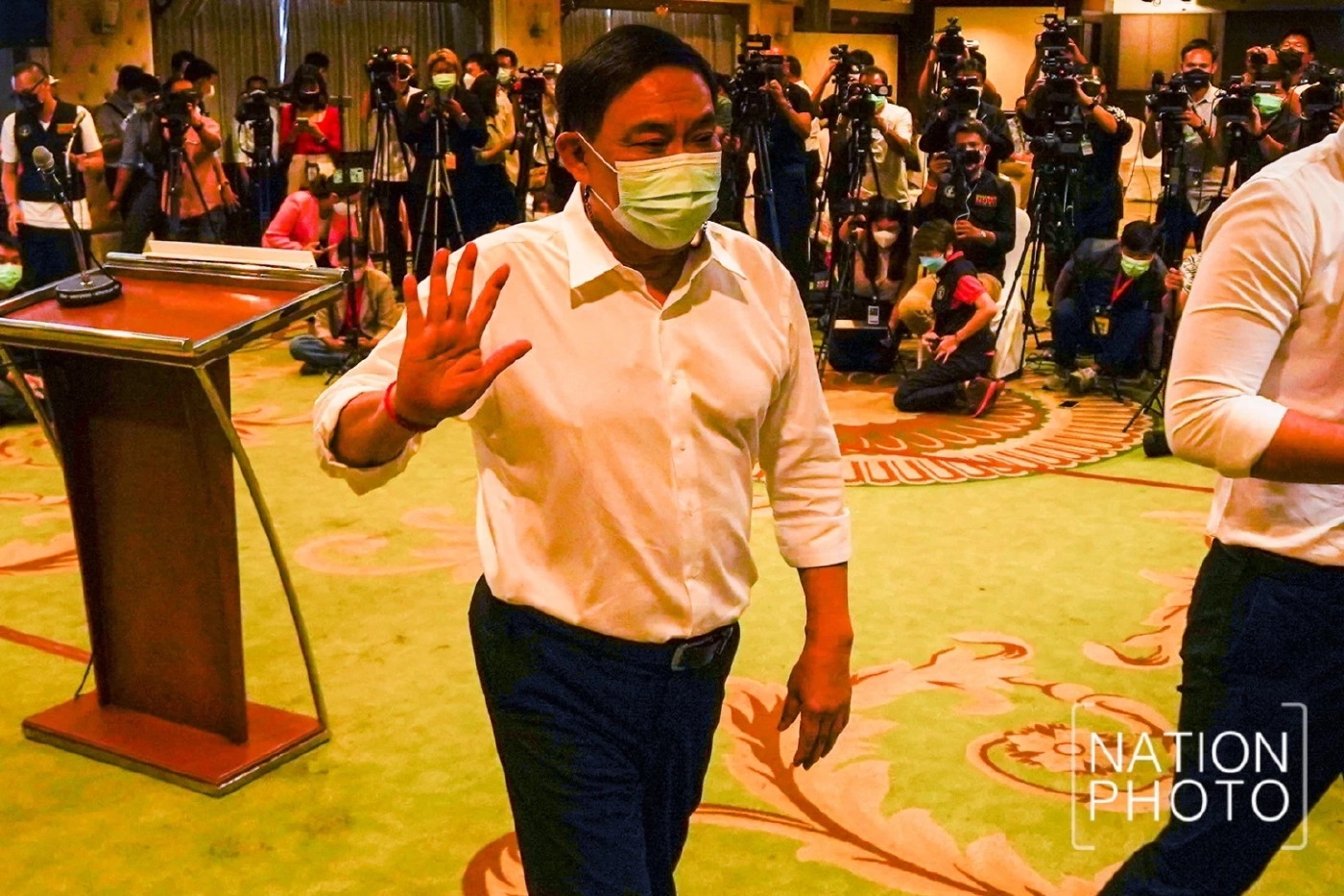 "อัศวิน" แถลงลาออกลงชิงชัยเก้าอี้ "ผู้ว่าฯ กทม." อีกสมัย ลั่นผมกลับมาแน่