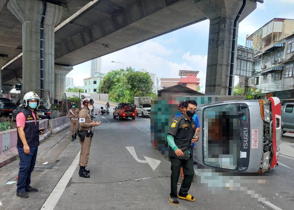 รถบรรทุกแก๊ส ยางแตกพลิกตะแคง พระราม 4 แก๊สรั่วไหล