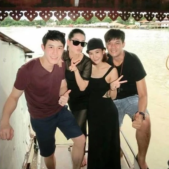 ภาพของ "อะตอม" กับดาราสาว "แตงโม นิดา"