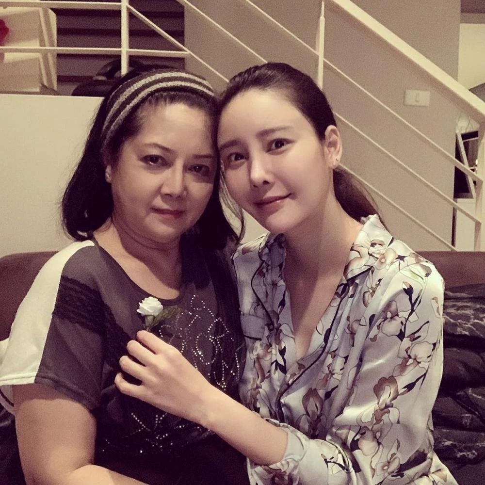 แม่ขออายัดศพ "แตงโม" ชันสูตรใหม่-เลื่อนพิธีเผาไม่มีกำหนด