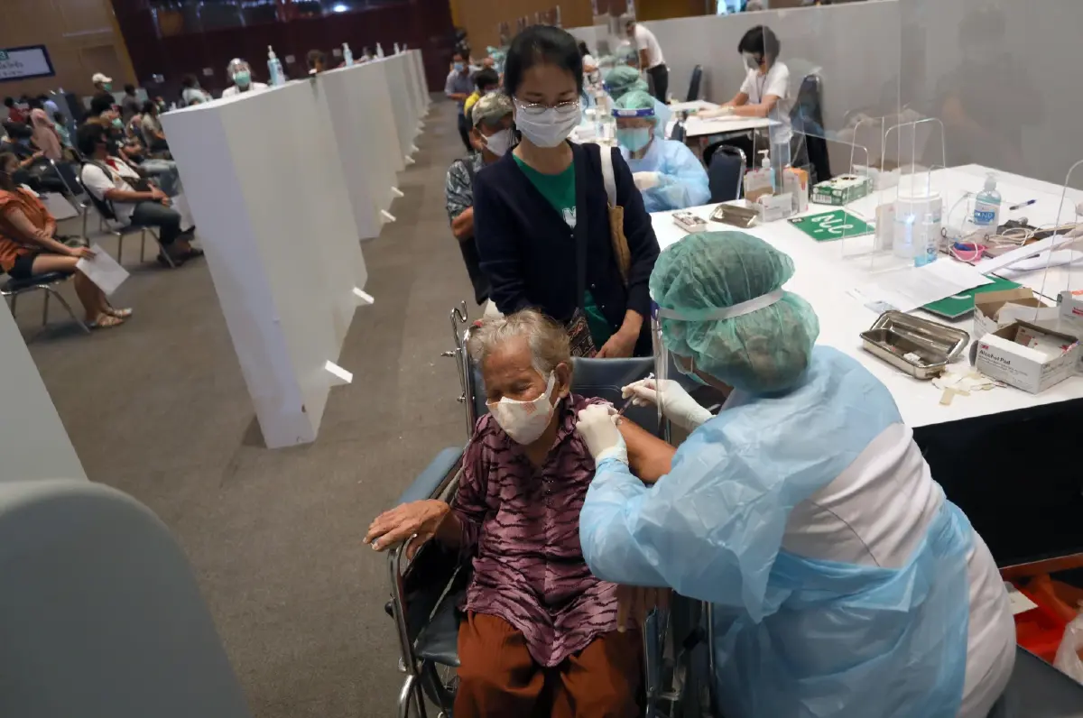 สธ. ประเมินรับมือโควิด-19 ระดับดีมาก เร่งเดินหน้าปรับสู่ "โรคประจำถิ่น"