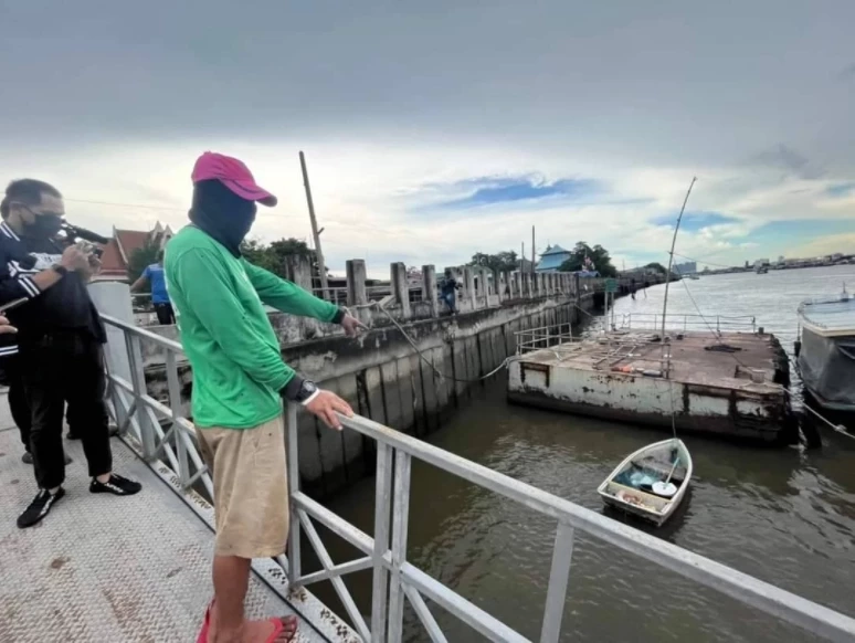 ลุงนิด หรือ นายวินิต ตรีปัญญา พาสื่อไปดูสถานที่เกิดเหตุในคลิป