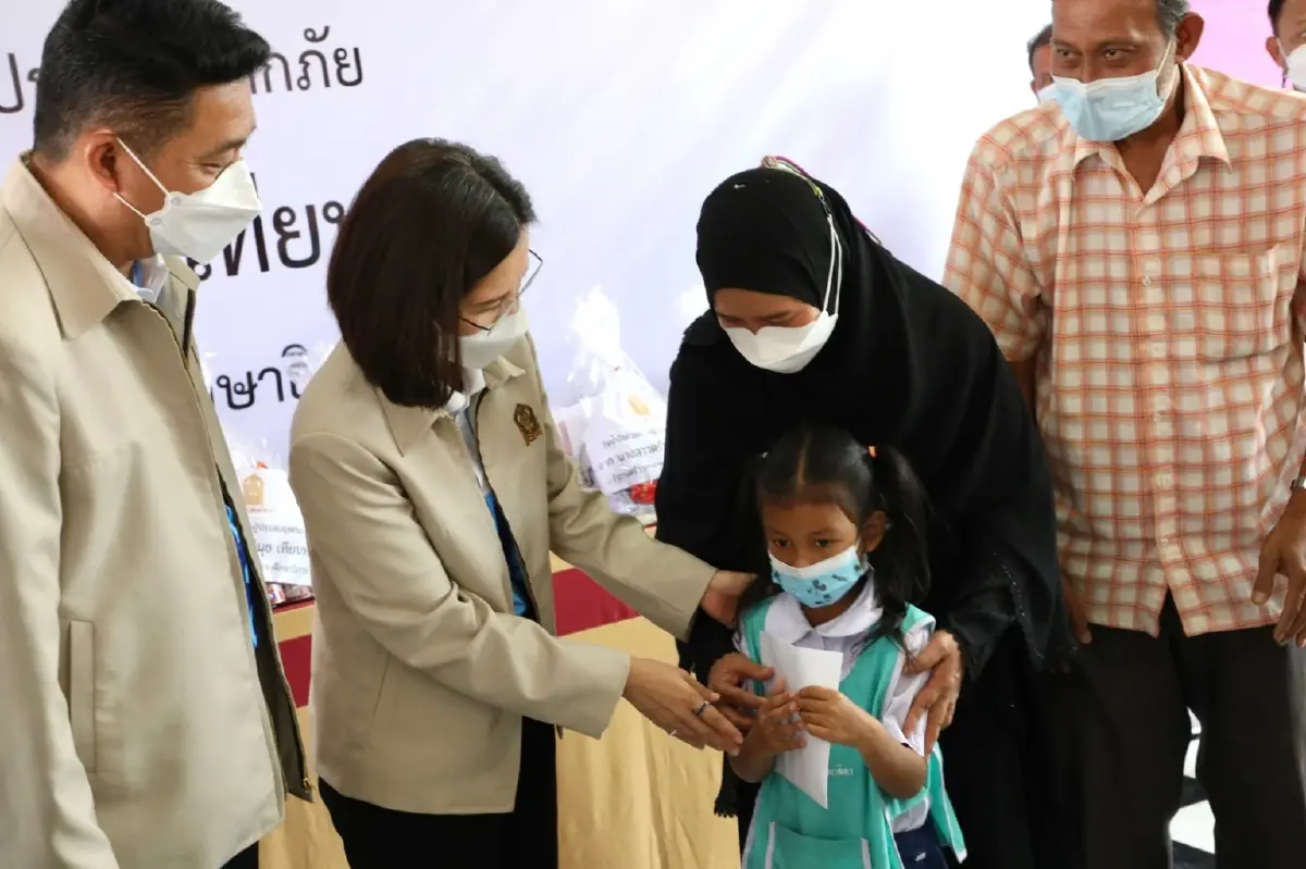 “ตรีนุช” ห่วงน้ำท่วมภาคใต้ บินด่วนลงนราธิวาส