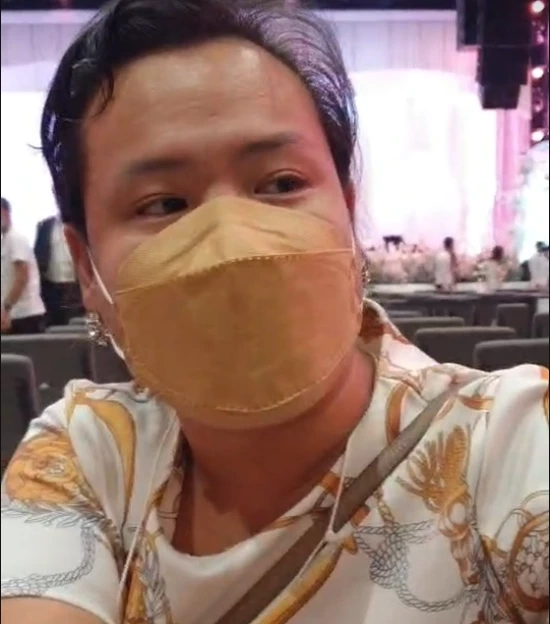 ฮิปโป ฉันท์ชนะ ยิ้มสาย