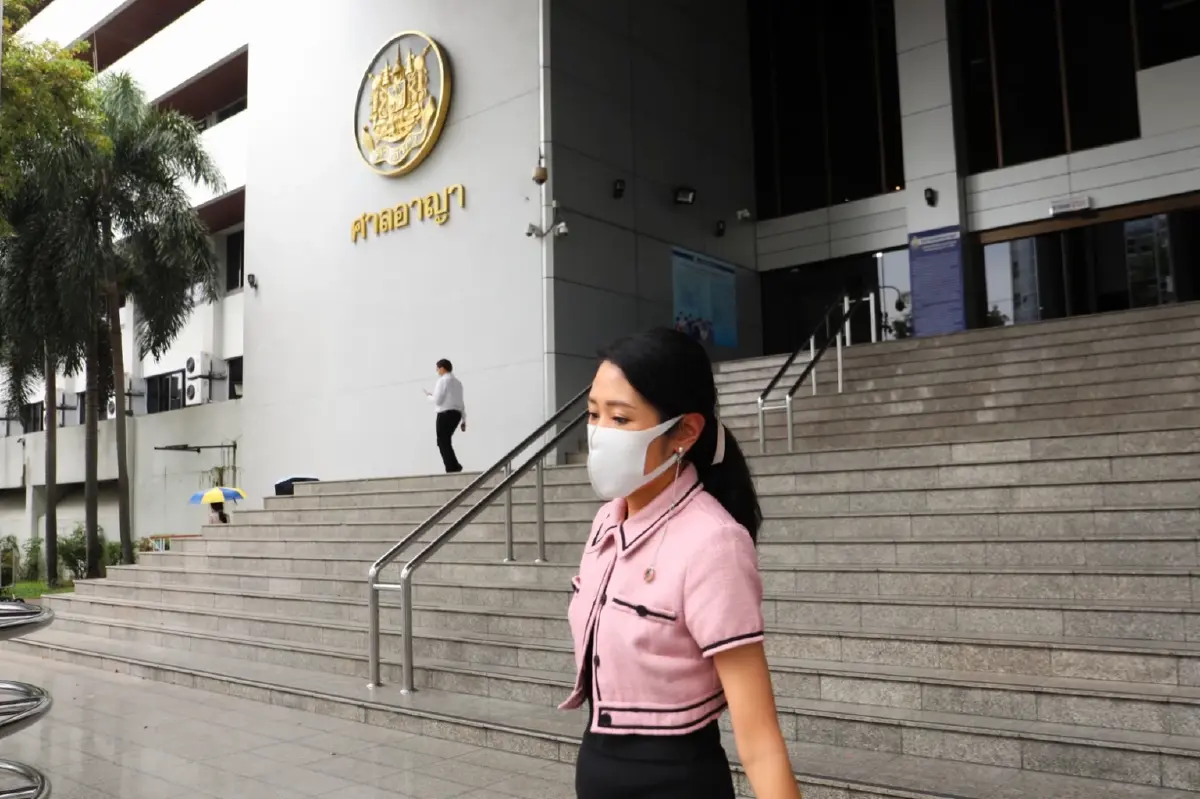 สั่งฟ้อง “ช่อ พรรณิการ์” คดี โพสต์เนื้อหาเฟซบุ๊ก ผิดพ.ร.บ.คอมฯ