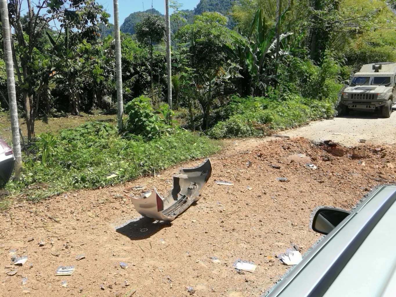 ด่วน! คนร้ายลอบวางระเบิดรถตำรวจบันนังสตา สูญเสีย 2 นาย สาหัสอีก 2