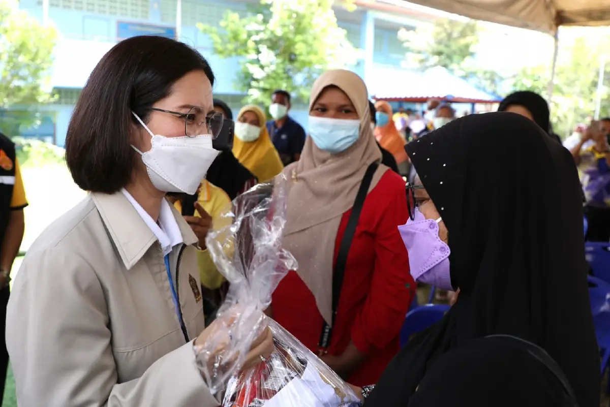“ตรีนุช” ห่วงน้ำท่วมภาคใต้ บินด่วนลงนราธิวาส