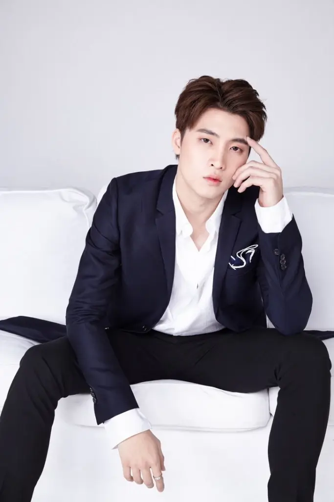 “มีน พีรวิชญ์” ติดโควิดเป็นผู้ป่วยสีเขียว ขอเลื่อนงานออกไปจนกว่าจะหายดี