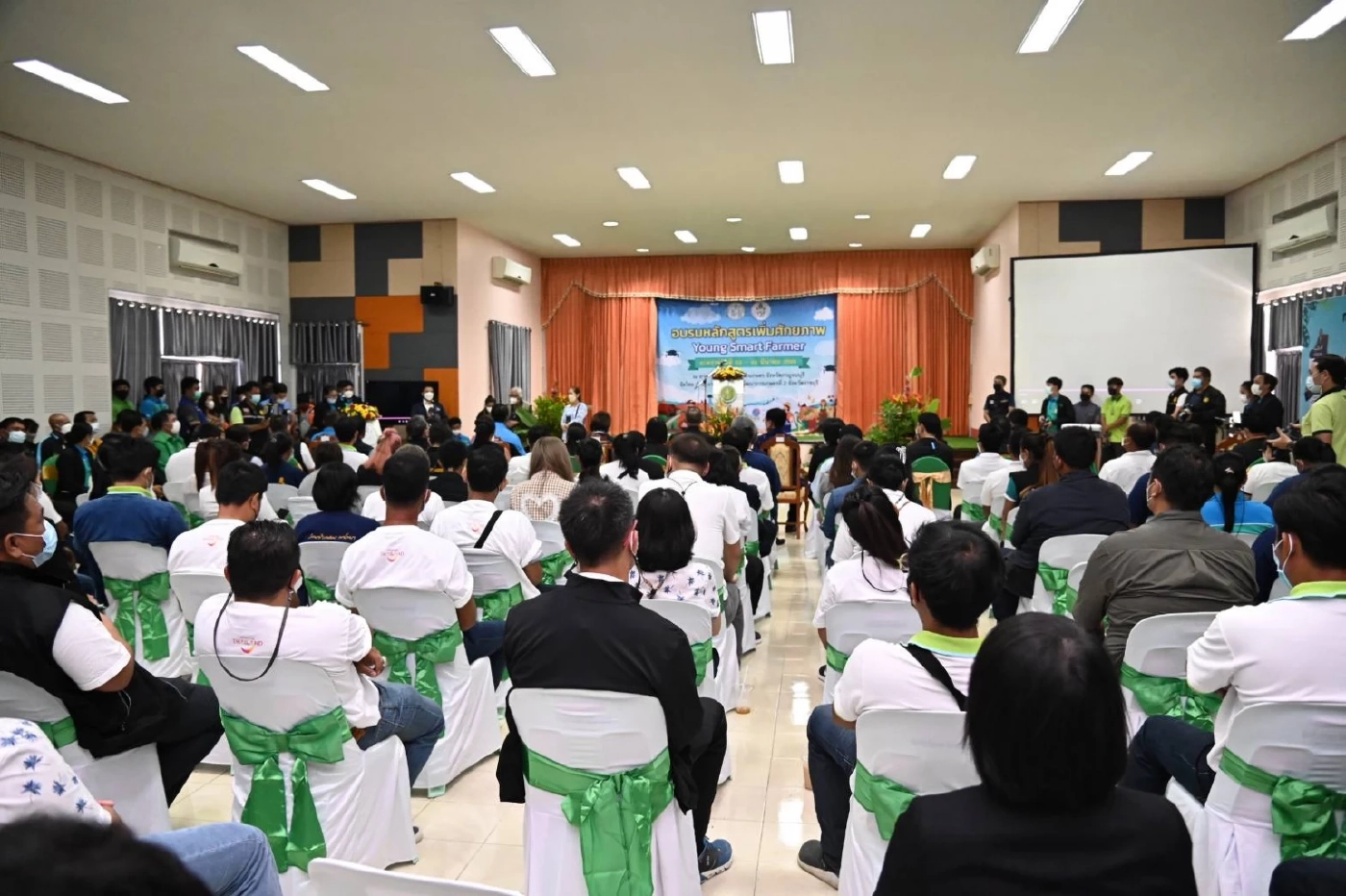 ผลักดัน 8 จว.รอบเมืองกาญจน์ สร้าง Young Smart Farmer