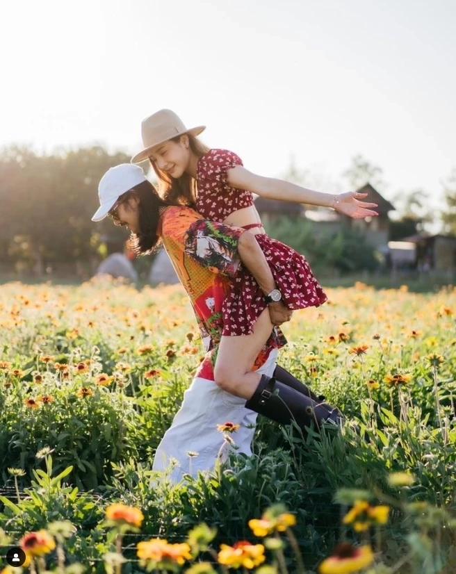 ชาวเน็ตแห่ตัดต่อภาพ “เบิร์ด” แต่งงานกับ “แตงโม” เปรียบรักแท้ที่ไม่อาจพราก