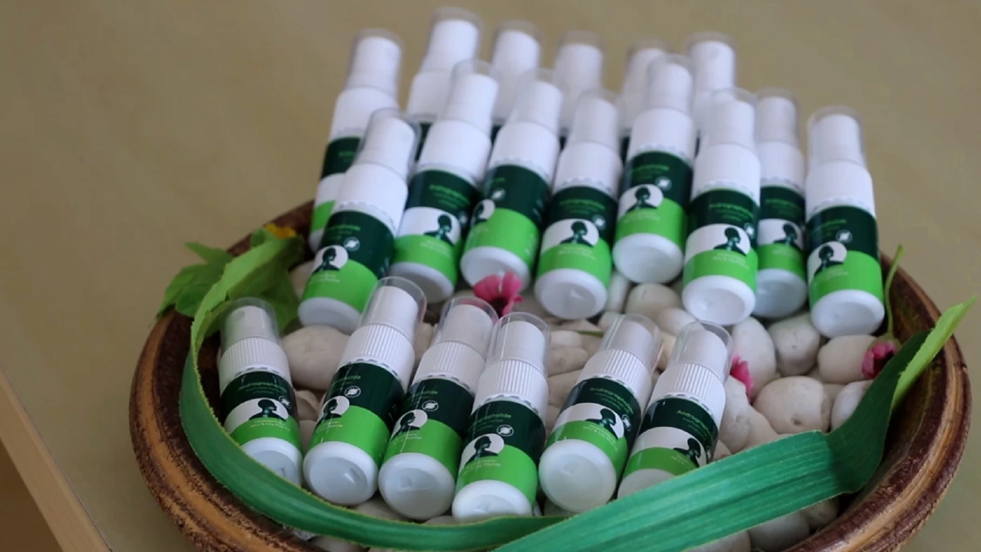 มข.เปิดตัวสเปรย์ฟ้าทะลายโจรกันโควิด เตรียมพร้อมรับมือเป็นโรคประจำถิ่น