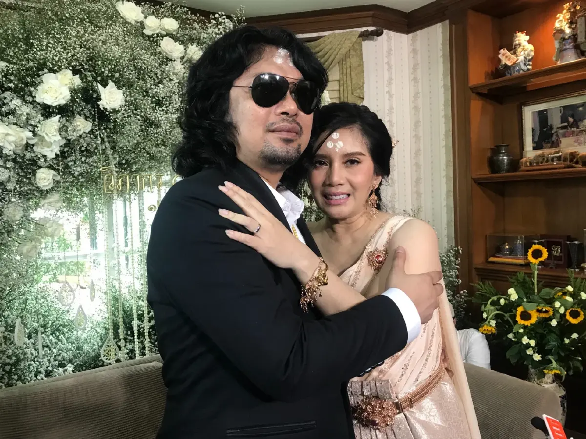 ศาลเลื่อนฟังคำสั่งฏีกาคดี "เสก โลโซ" พกอาวุธปืน-ต่อสู้ขัดขวางตำรวจ