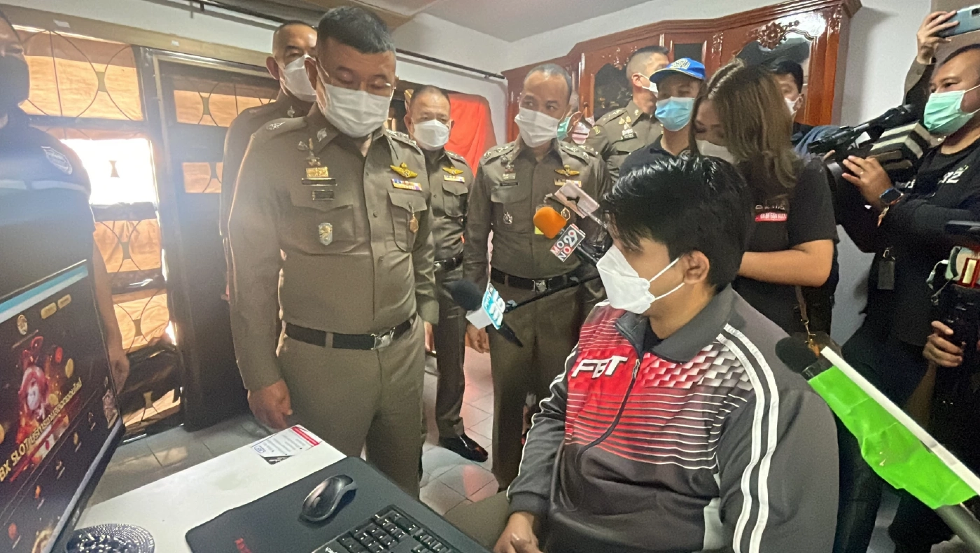 จับแล้ว "เว็บพนันออนไลน์" บุกค้น 16 จุด รวบ 10 แอดมิน พบเงินหมุนเวียน 200 ล้าน