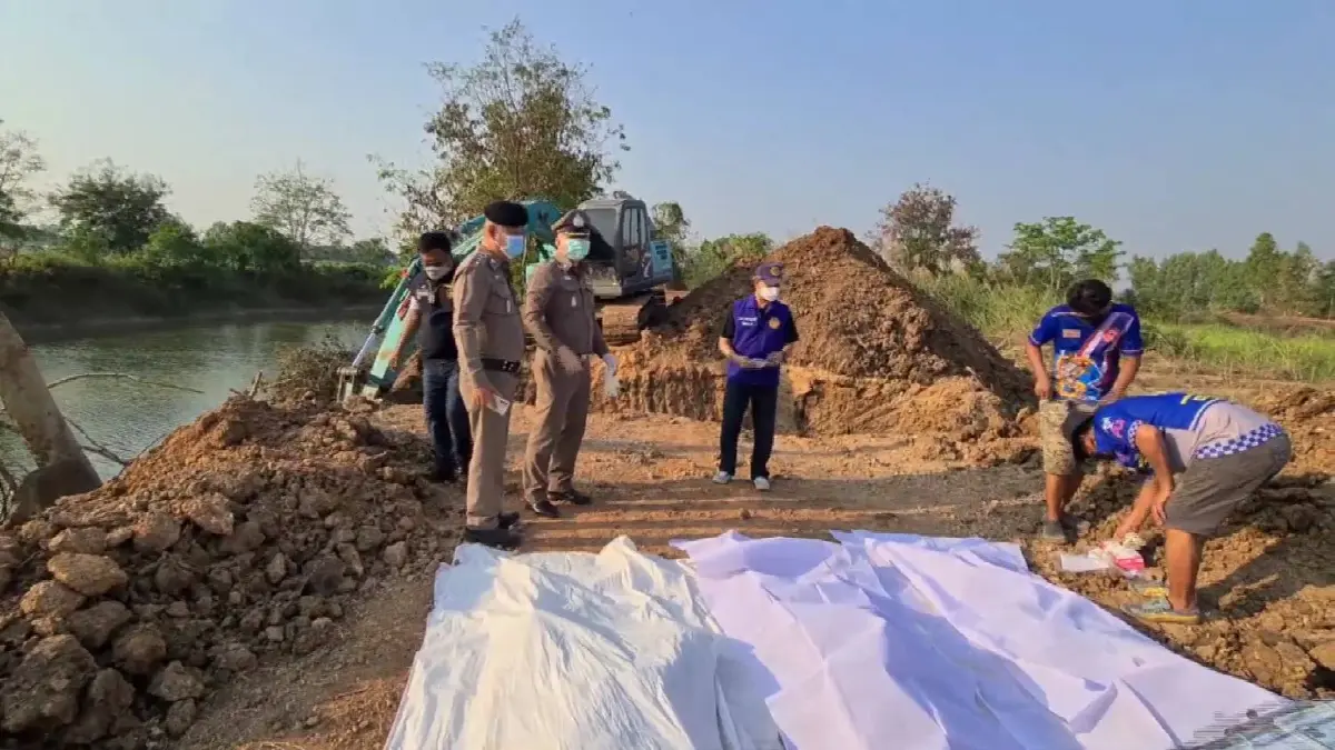 ดินสไลด์ทับคนงานก่อสร้างลึก4เมตรเสียชีวิต 3 ราย