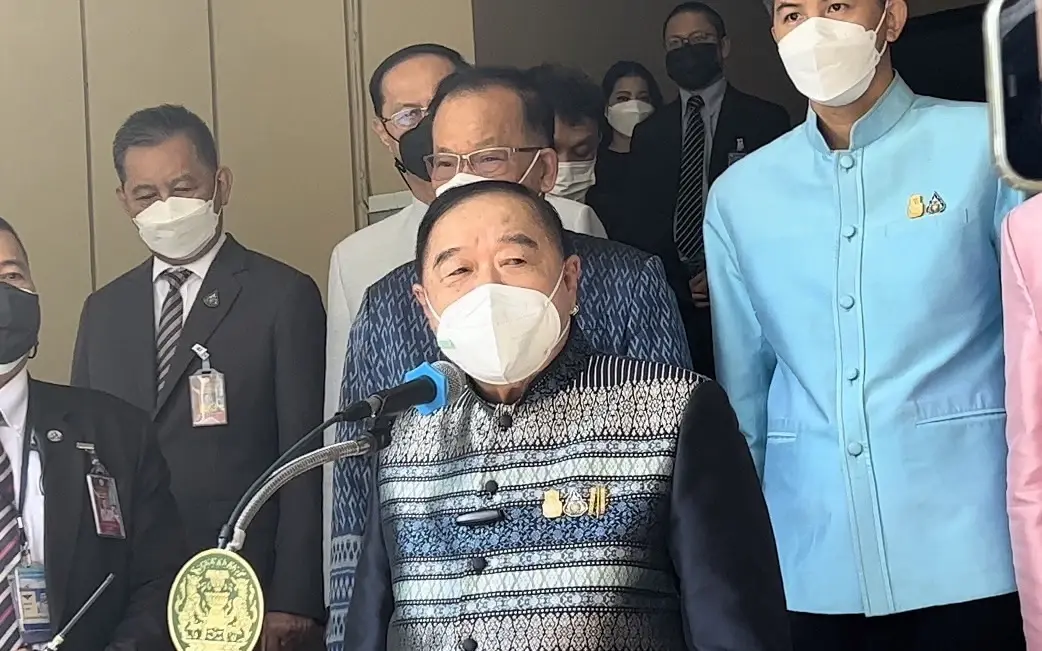 "บิ๊กป้อม"ไม่ขอตอบปมเบอร์เลือกตั้งแบบไหนทำใครได้หรือเสียเปรียบ