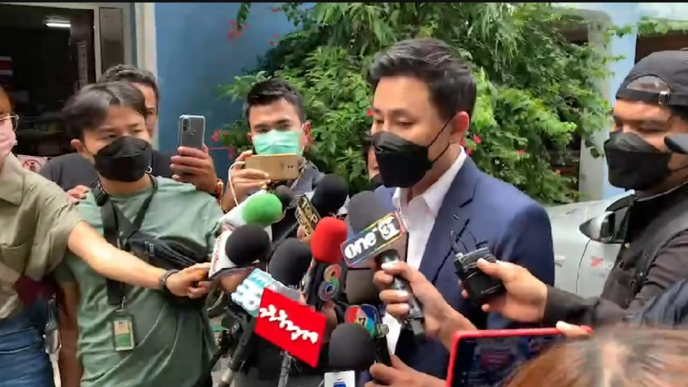 นายษิทรา เบี้ยบังเกิด เลขาธิการมูลนิธิทีมงานทนายประชาชน