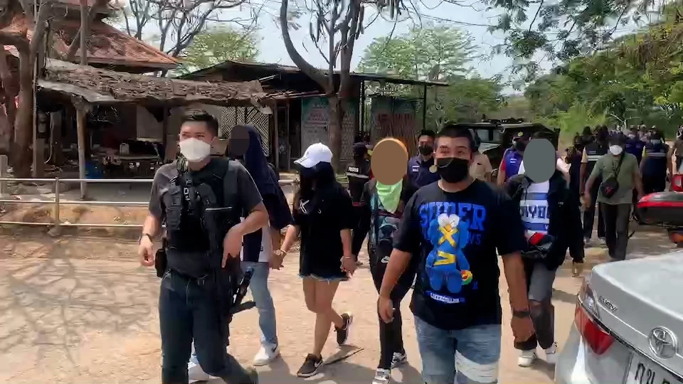 รวบแก๊งคอลเซ็นเตอร์ชาวจีนคาโรงแรมกลางเมืองแม่สอด