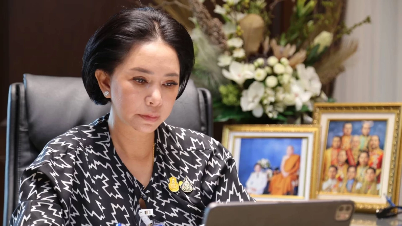 "น้ำผึ้ง" ณัฐธ์ภัสส์ ยันเลือกใช้นามสกุล "ยงใจยุทธ" เป็นสิทธิตามรัฐธรรมนูญ