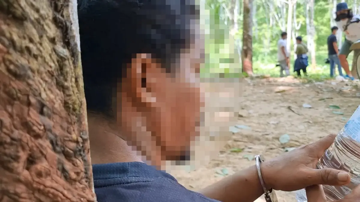 ค้นขนำคุมตัวคนสนิท “ไอ้ฉุย” เค้นสอบ เชื่อยังอยู่ในพื้นที่