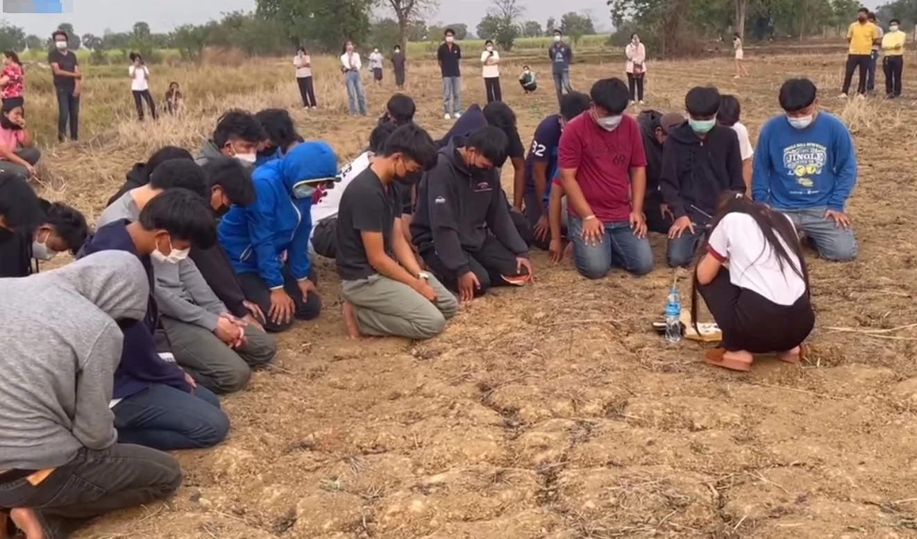 ตำรวจ แจ้งข้อหาแล้ว รุ่นพี่ "มหาลัย" "รับน้องโหด" ร่วมกันทำร้าย จนเสียชีวิต