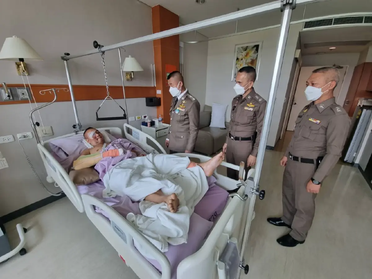 ด.ต.จิรายุทธ วิสุทธิ์  ได้รับบาดเจ็บจากอุบัติเหตุซ้ำซ้อน ระหว่างปฏิบัติหน้าที่