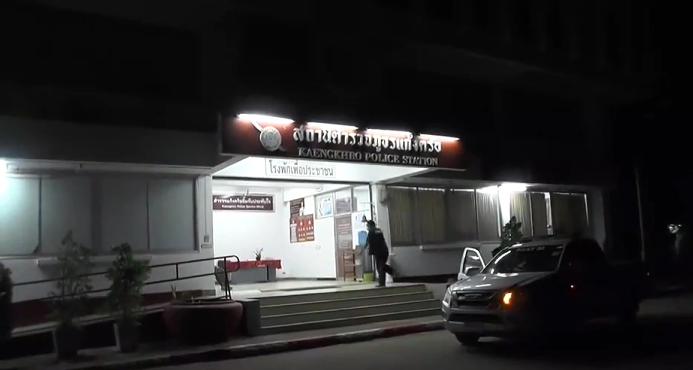 หนุ่มวัย 19 ปีเมายาบ้าคลั่งใช้มีดอีโต้ไล่ฟันชาวบ้านดับ