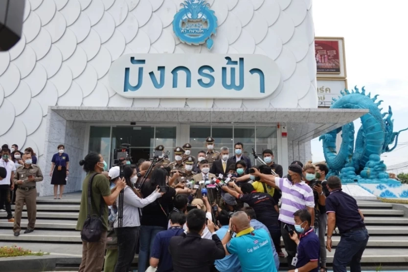 ทำความรู้จัก “มังกรฟ้า” ผู้ค้าล็อตเตอรี่รายใหญ่ในประเทศไทย หลังถูกบุกค้น