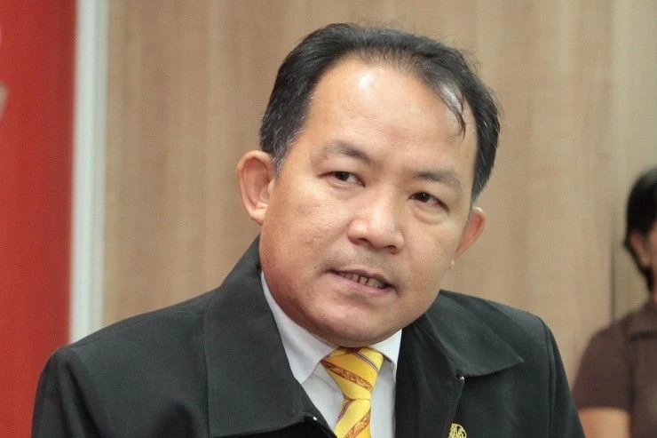 "ศรีสุวรรณ" ร้องสอบ "หลวงพี่อุเทน" เลี่ยงบาลีบวชให้ "ปอ-โรเบิร์ต" หรือไม่