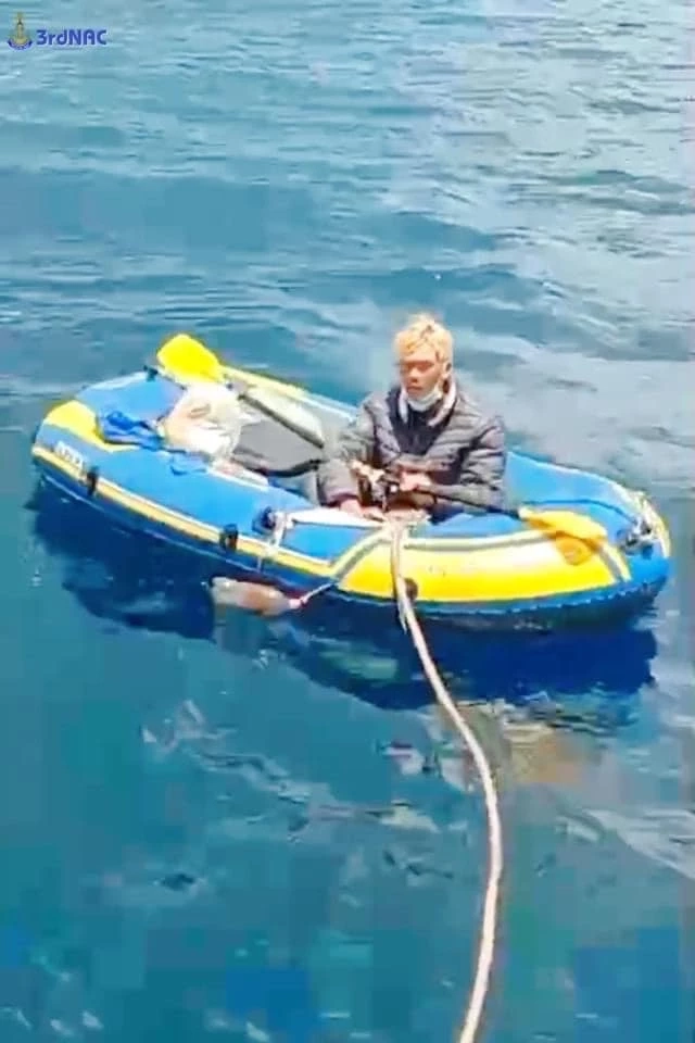 หนุ่มเวียดนามพายเรือยาง 2,000 กม. จากภูเก็ตไปหาเมียที่อินเดีย