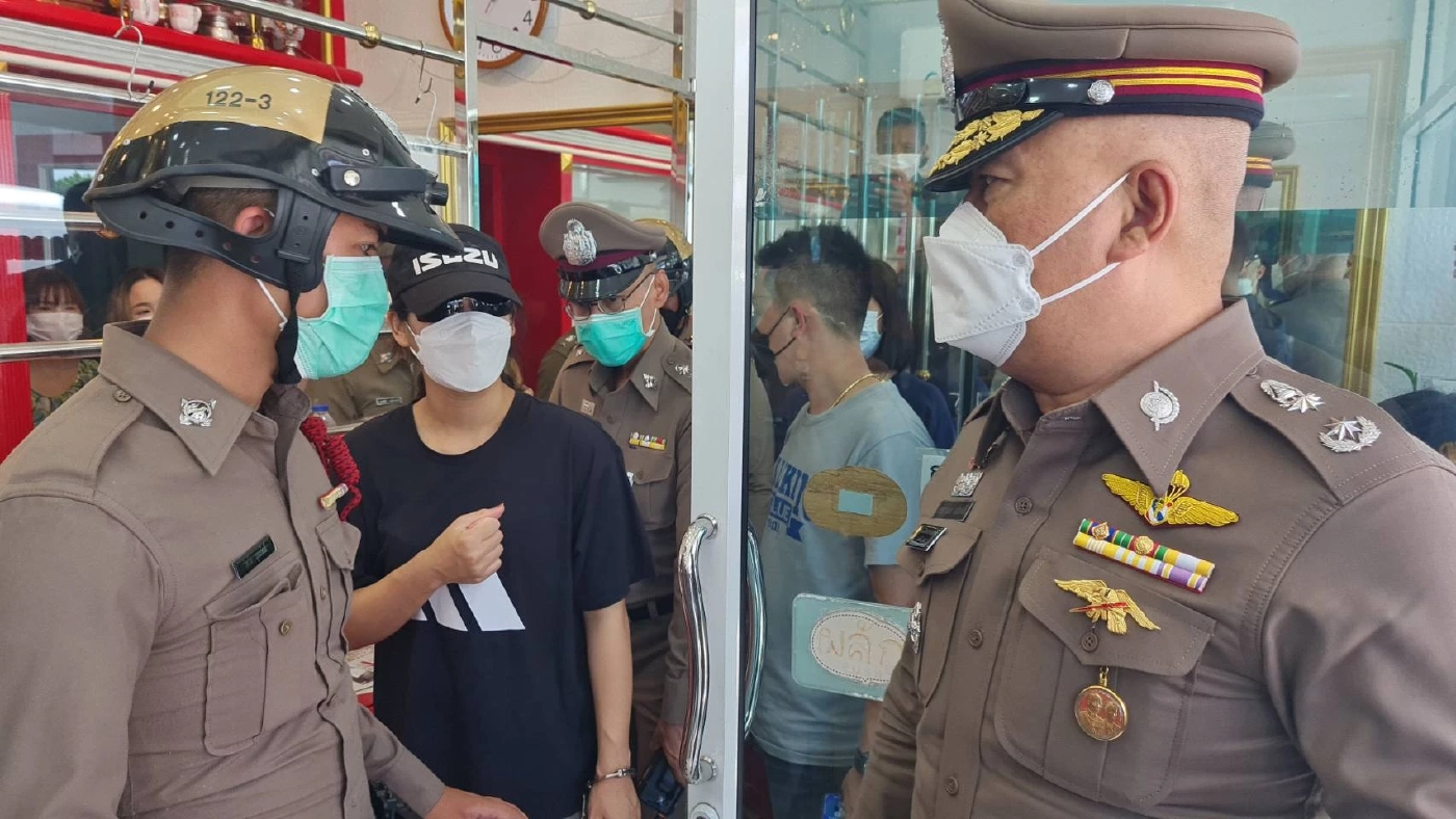 คุมสาวใช้ร้านทอง สุดแสบ "วางยา-ชิงทอง" ทำแผน