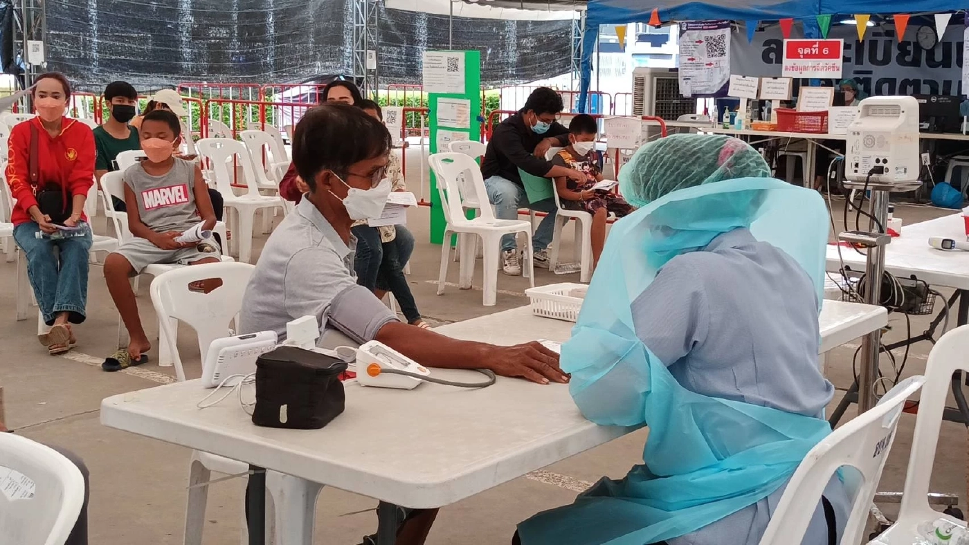 เร่งฉีดวัคซีนผู้สูงอายุ-กลุ่มเสี่ยงป้องกันโควิดรับสงกรานต์