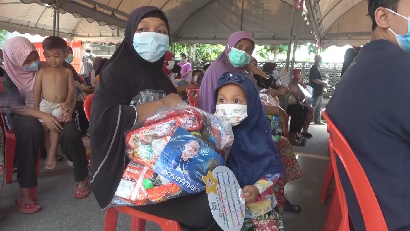 อธิบดีกรมทางหลวง ได้ลงพื้นที่ติดตามสถานการณ์น้ำท่วม พร้อมให้ความช่วยเหลือประชาชนที่ได้รับผลกระทบ