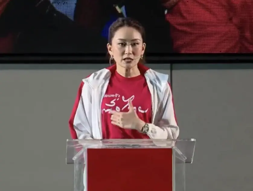 “ชูวิทย์” ชี้ “ทักษิณ” ส่ง “อุ๊งอิ๊ง” ลงการเมืองไม่ผิด ซัด ส.ว.สอพลอ อย่ายุ่ง