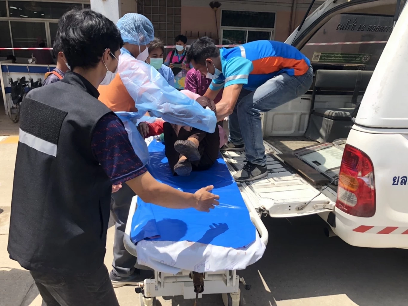 ด่วน!! คนร้ายวางระเบิดหน้าโรงเรียน ทหาร-ชาวบ้าน บาดเจ็บ 8 ราย