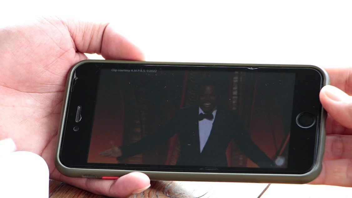 ชาวขอนแก่นไม่ปลื้ม! พิธีกรเวทีออสการ์ล้อเลียนภรรยา “วิล สมิธ”