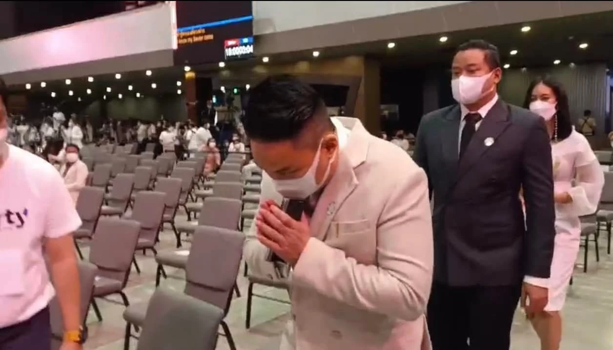 ประมวลภาพงานไว้อาลัย “แตงโม นิดา” คนบันเทิงแน่น "ปอ-โรเบิร์ต-จ๊อบ" มาด้วย