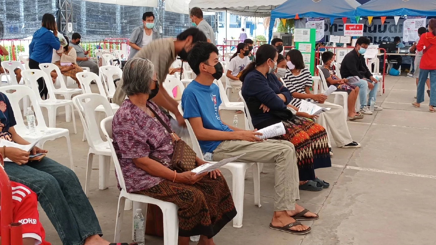 เร่งฉีดวัคซีนผู้สูงอายุ-กลุ่มเสี่ยงป้องกันโควิดรับสงกรานต์