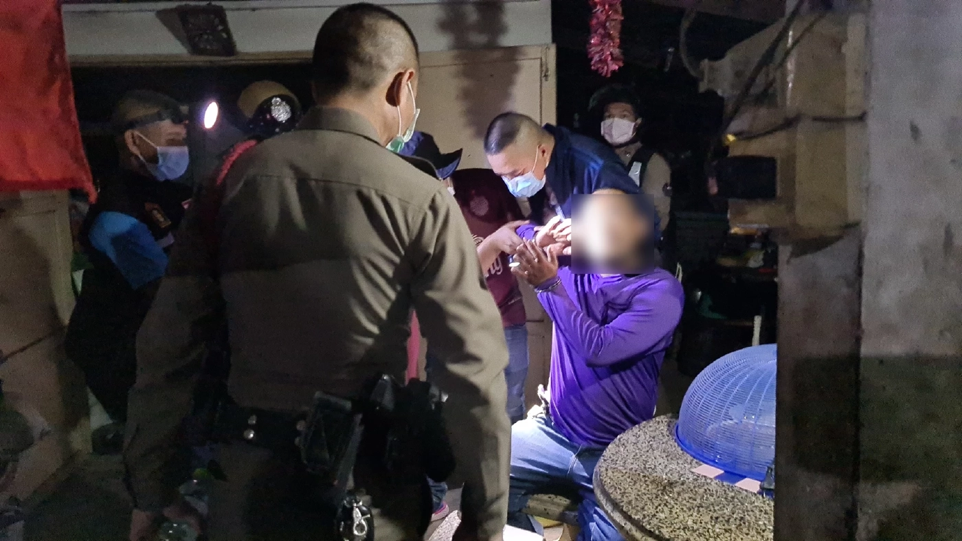 หนุ่มอุบลฯคลั่งชัก .38 จ่อยิงเจ้าของร้านมินิมาร์ท ดับ 2