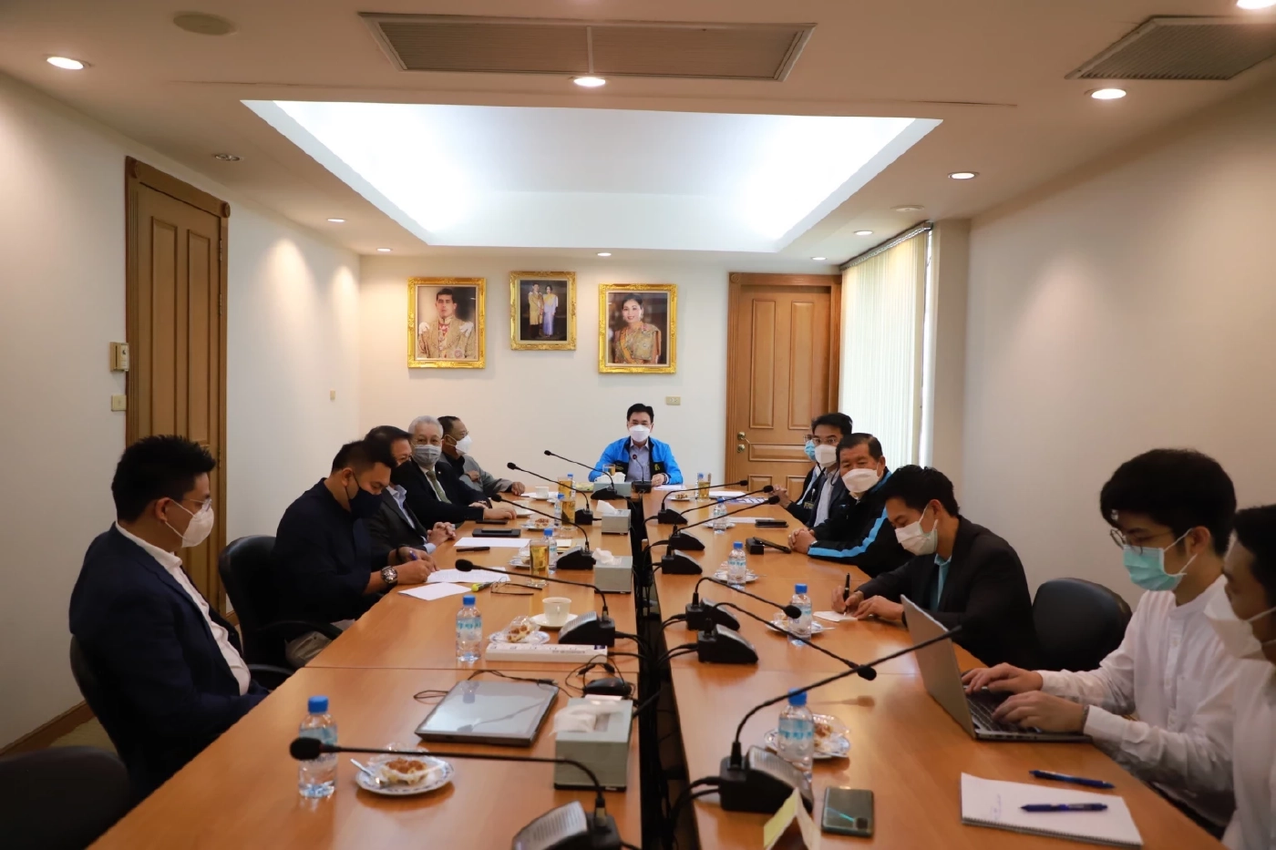 "จุรินทร์"ควง"ไตรรงค์"ถกทีมศก.พร้อมเตรียมนโยบายสู้ศึกเลือกตั้ง