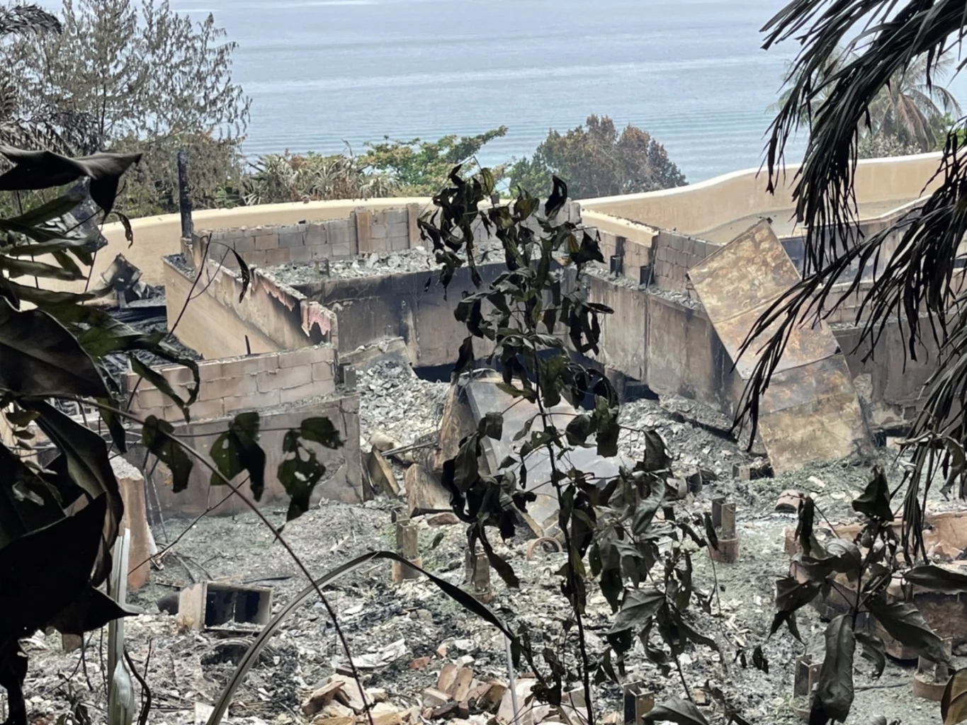 สภาพหลังไฟไหม้ วิลล่าหรู "Soneva Kiri"